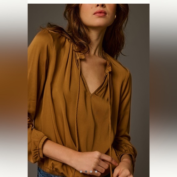 cloth & stone Tops - EUC cloth & stone silky blouse